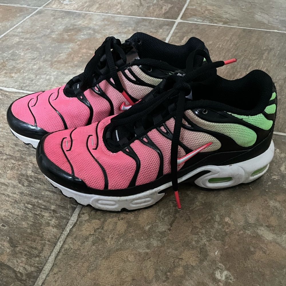 Girls Nike vapor max plus